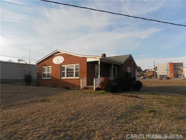 108 East Boulevard - Photo 1