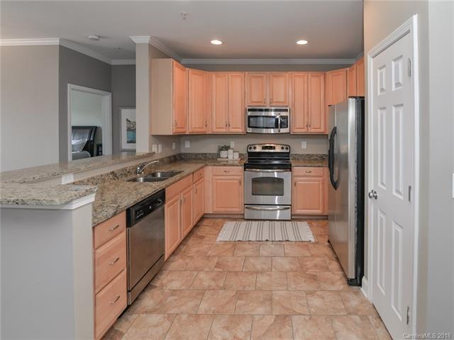 1000 Woodlawn Road - Photo 1