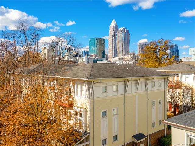 635 Alexander Street - Photo 1