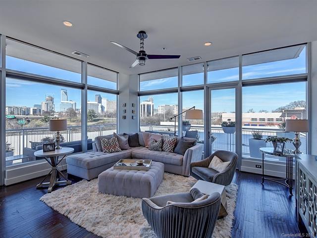 1100 Metropolitan Avenue - Photo 1