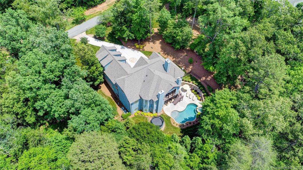 637 Pinnacle Drive - Photo 1