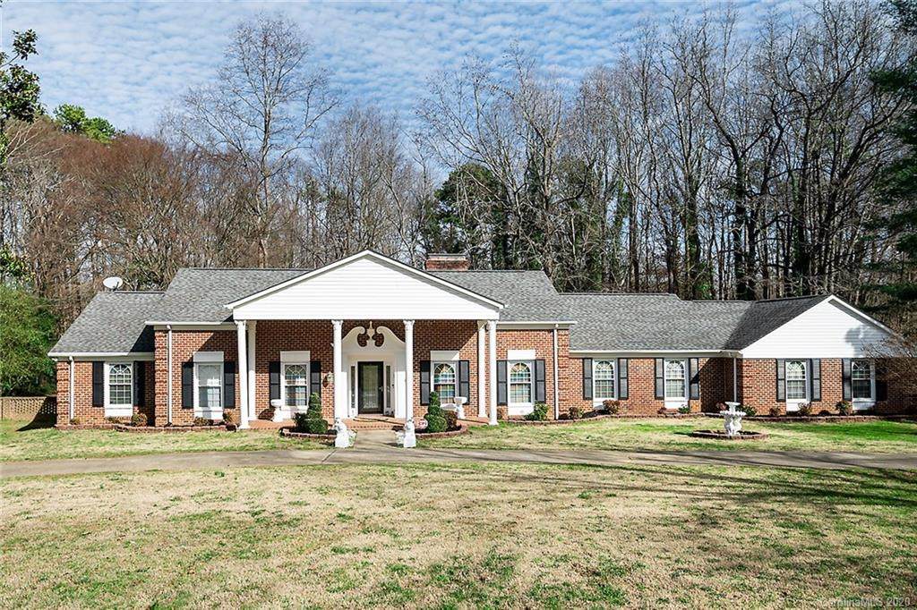 439 Courtney Lane - Photo 1