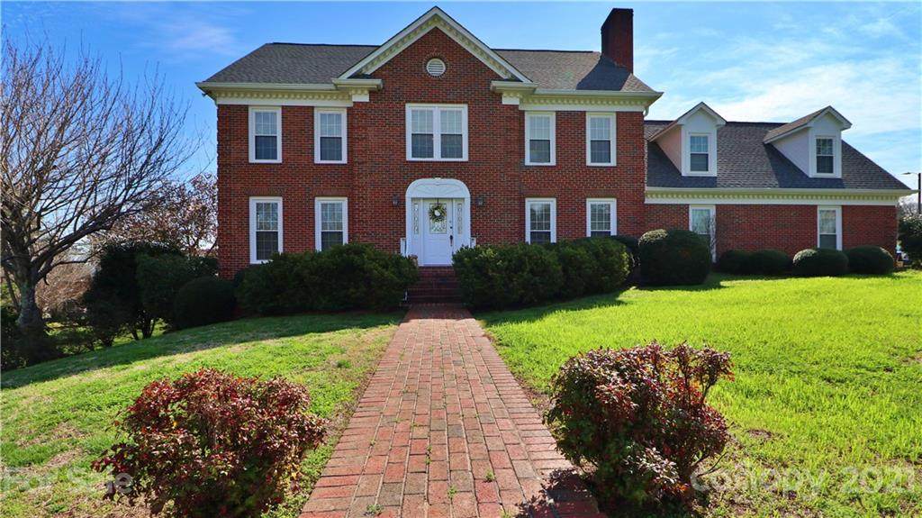 501 Edwards Street - Photo 1