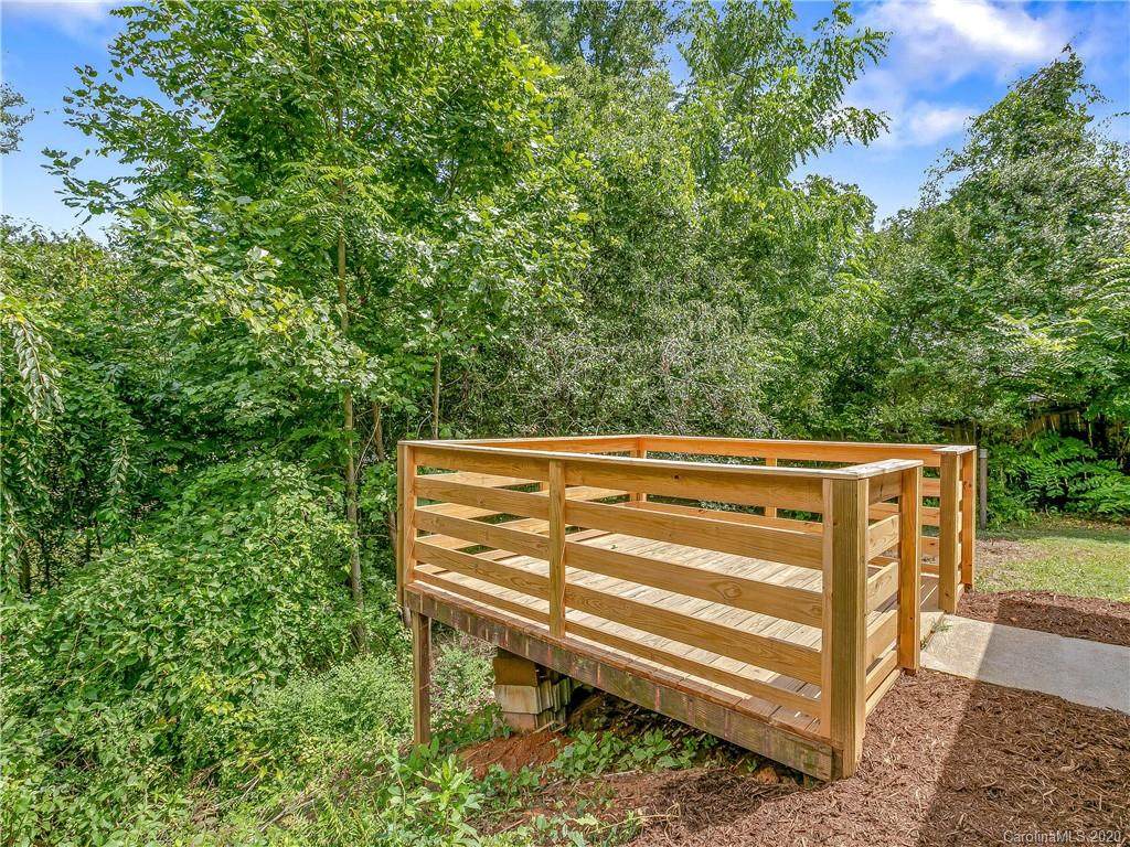 111 Shadowlawn Drive - Photo 1