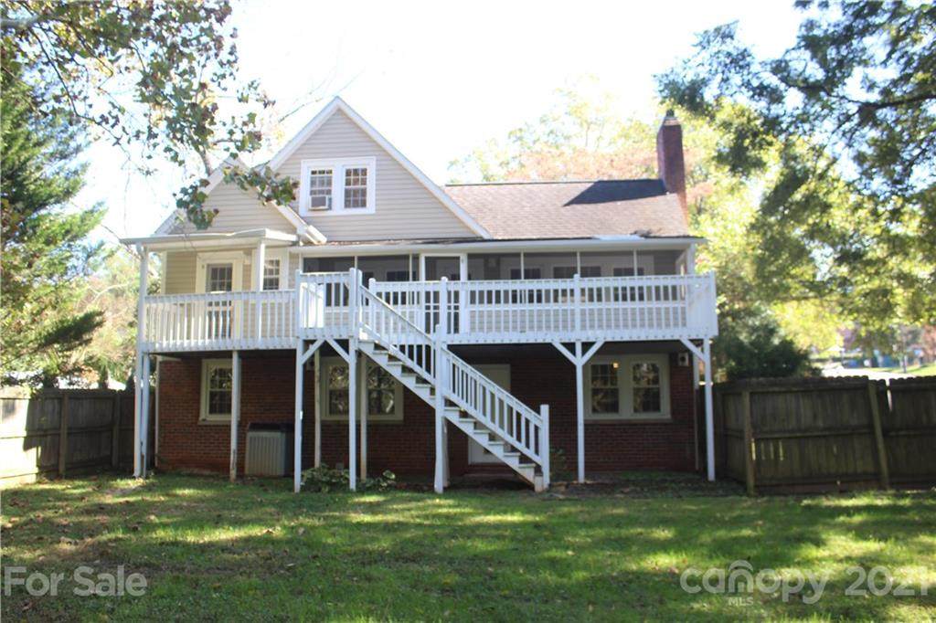 511 2nd Street - Photo 1