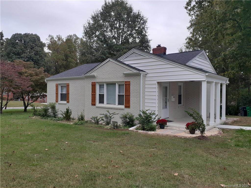 2101 Dickens Avenue - Photo 1
