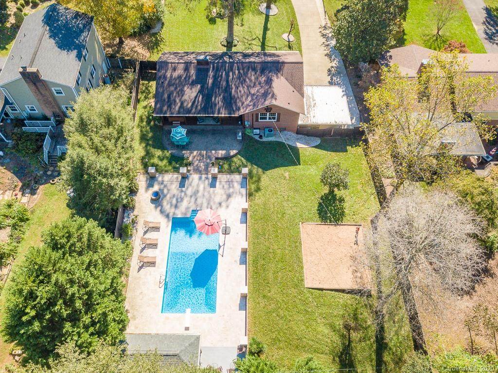 212 33rd Avenue - Photo 1