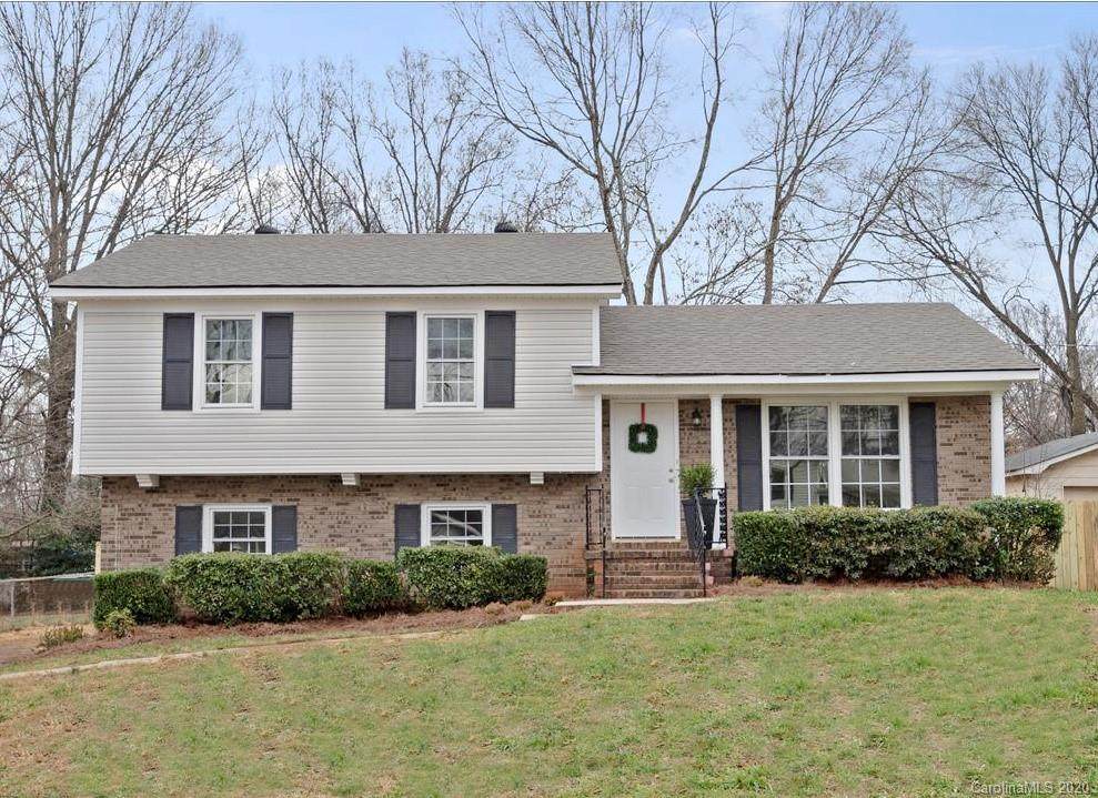 6923 Thorncliff Drive - Photo 1