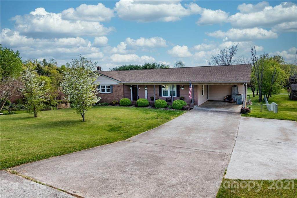 805 Beverly Circle - Photo 1