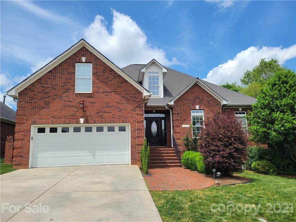 1610 Elkhart Circle - Photo 1