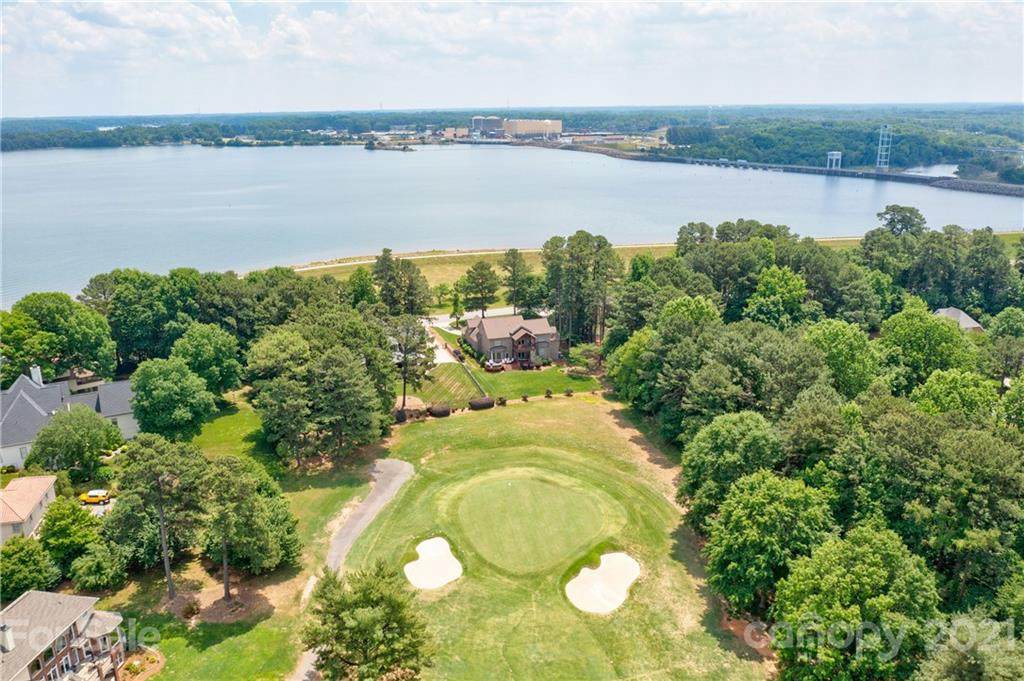 503 Club Drive - Photo 1