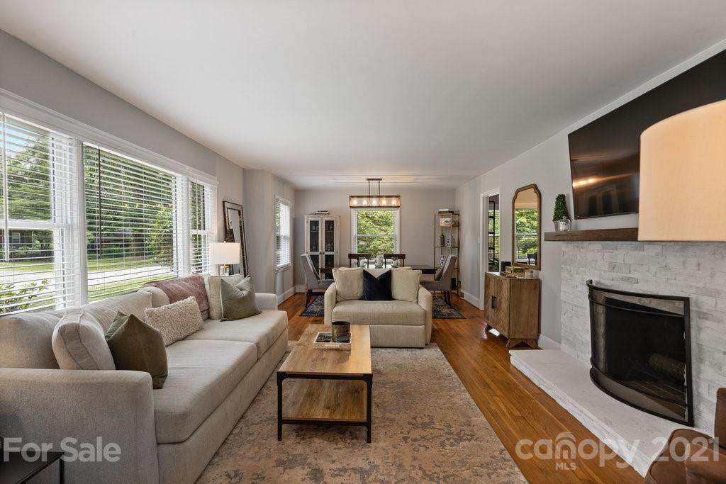 4326 Castleton Road - Photo 1