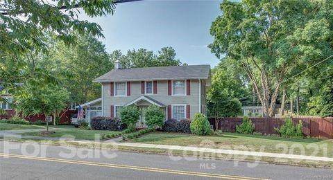 715 Marion Street - Photo 1
