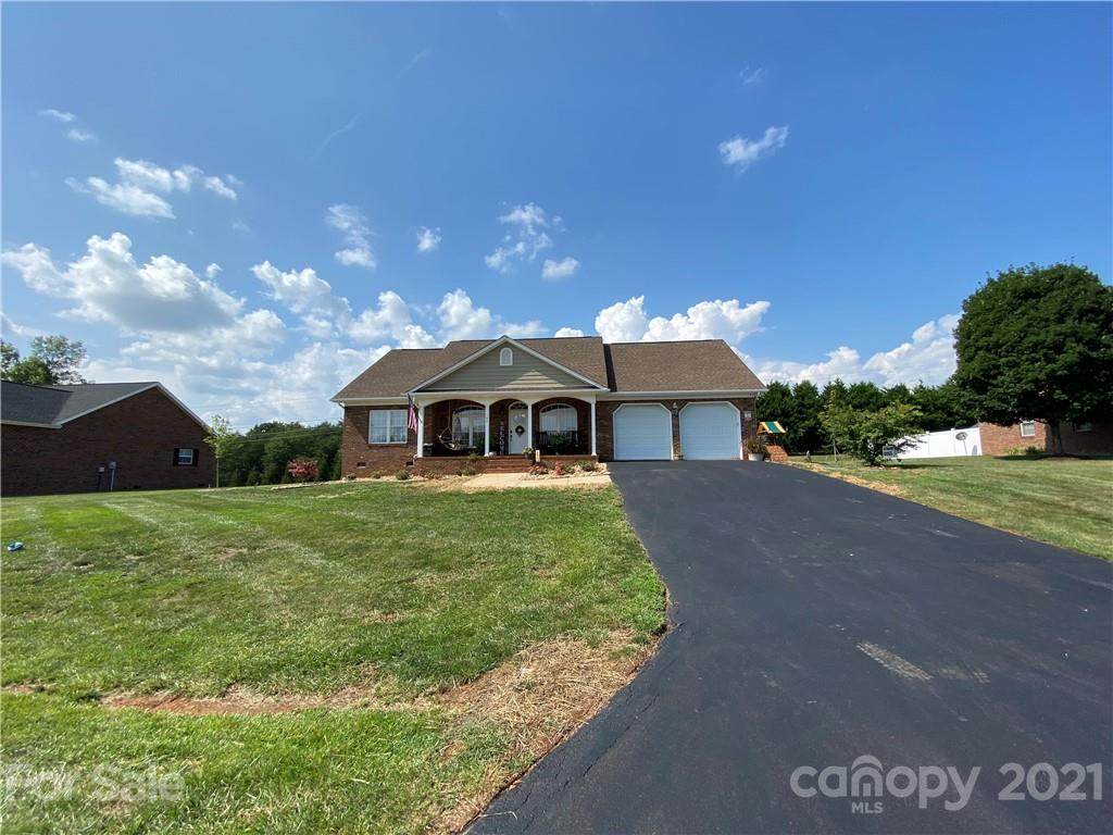 144 Westfields Drive - Photo 1