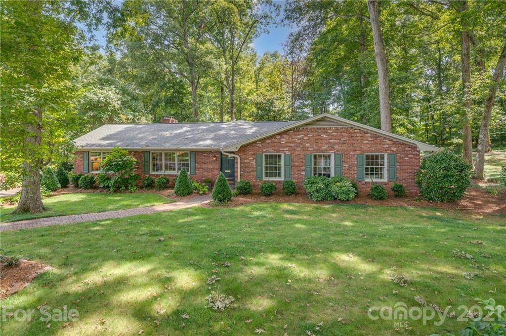 220 Forest Hill Drive - Photo 1