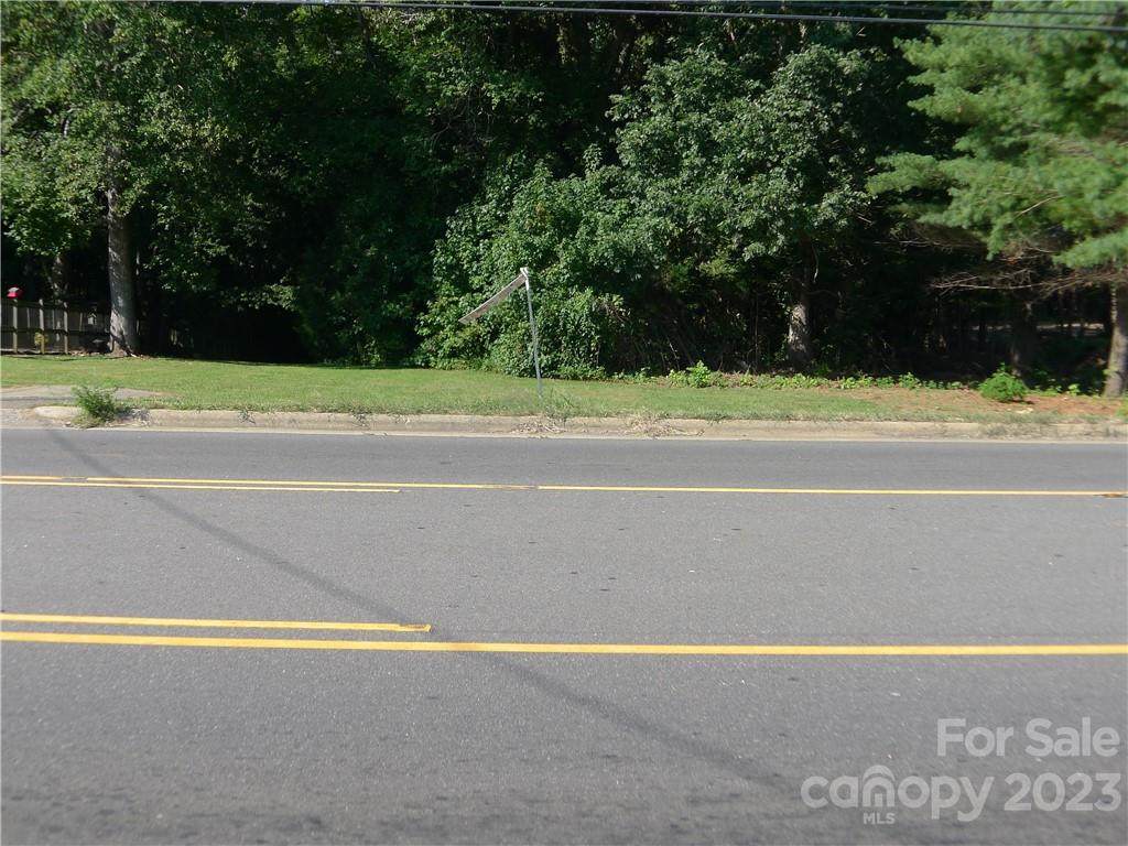 1154 Yadkinville Road - Photo 1