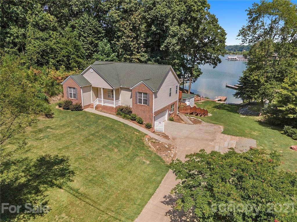 7228 Lynbrook Creek Road - Photo 1