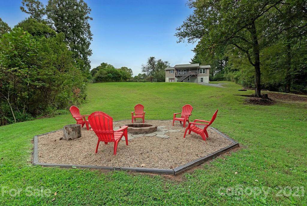 4102 Hendersonville Highway - Photo 1