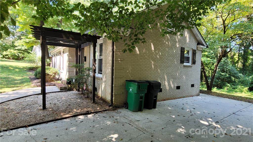 3300 Sargeant Drive - Photo 1