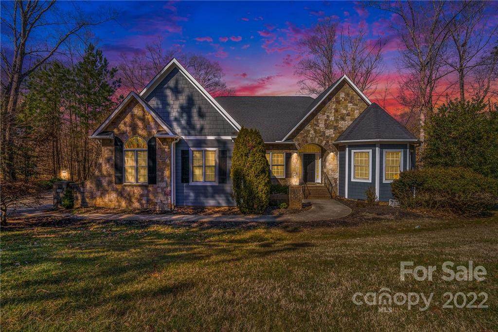 138 Windwood Lane - Photo 1