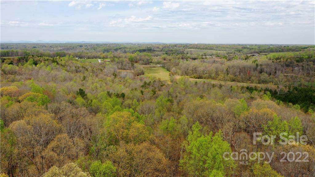 000 Ravenwood Drive - Photo 1
