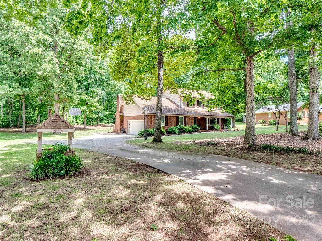 131 Pecan Lane - Photo 1
