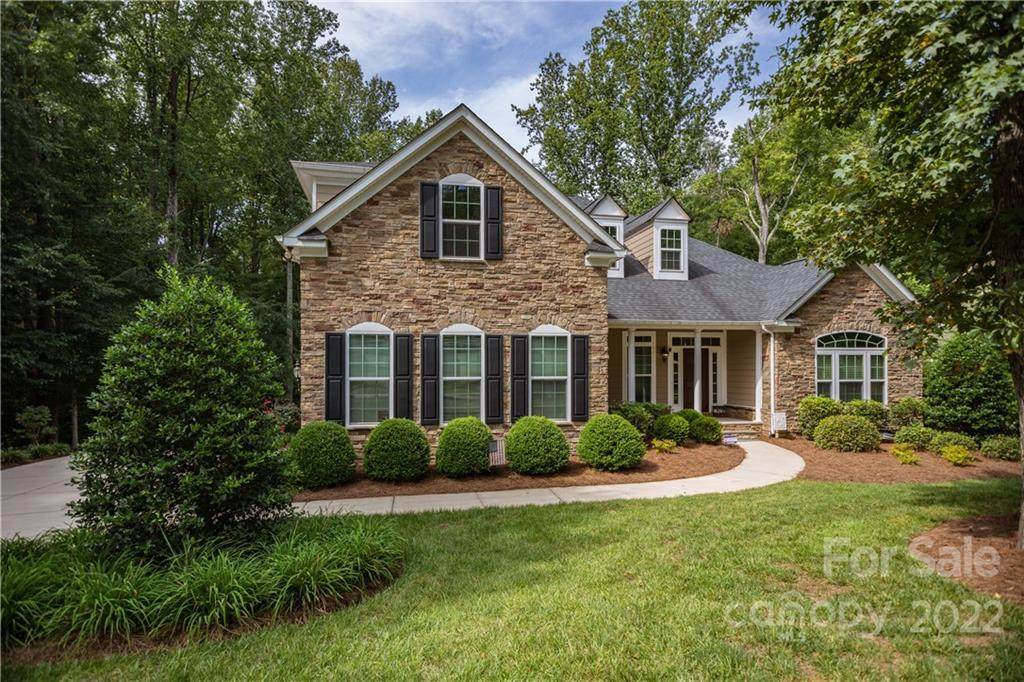 109 Chaska Loop - Photo 1