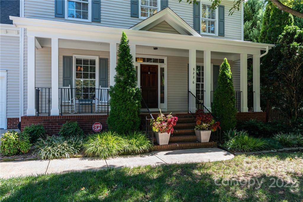 8226 Sandowne Lane - Photo 1