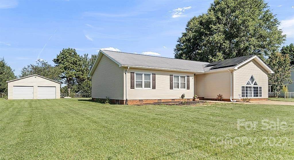 1415 Little Road - Photo 1