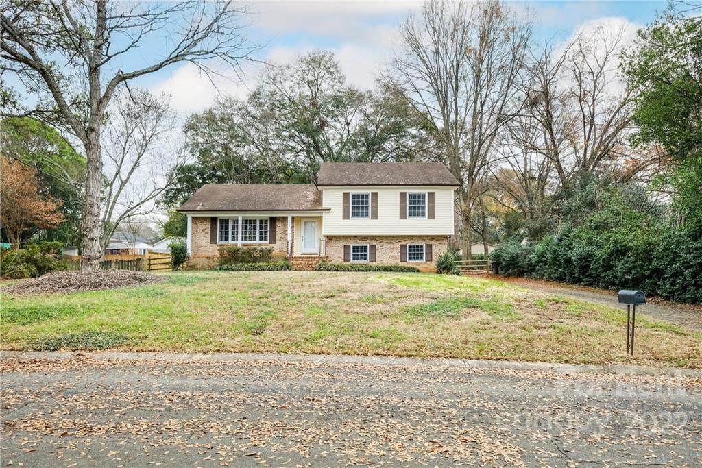 7029 Yorktowne Drive - Photo 1
