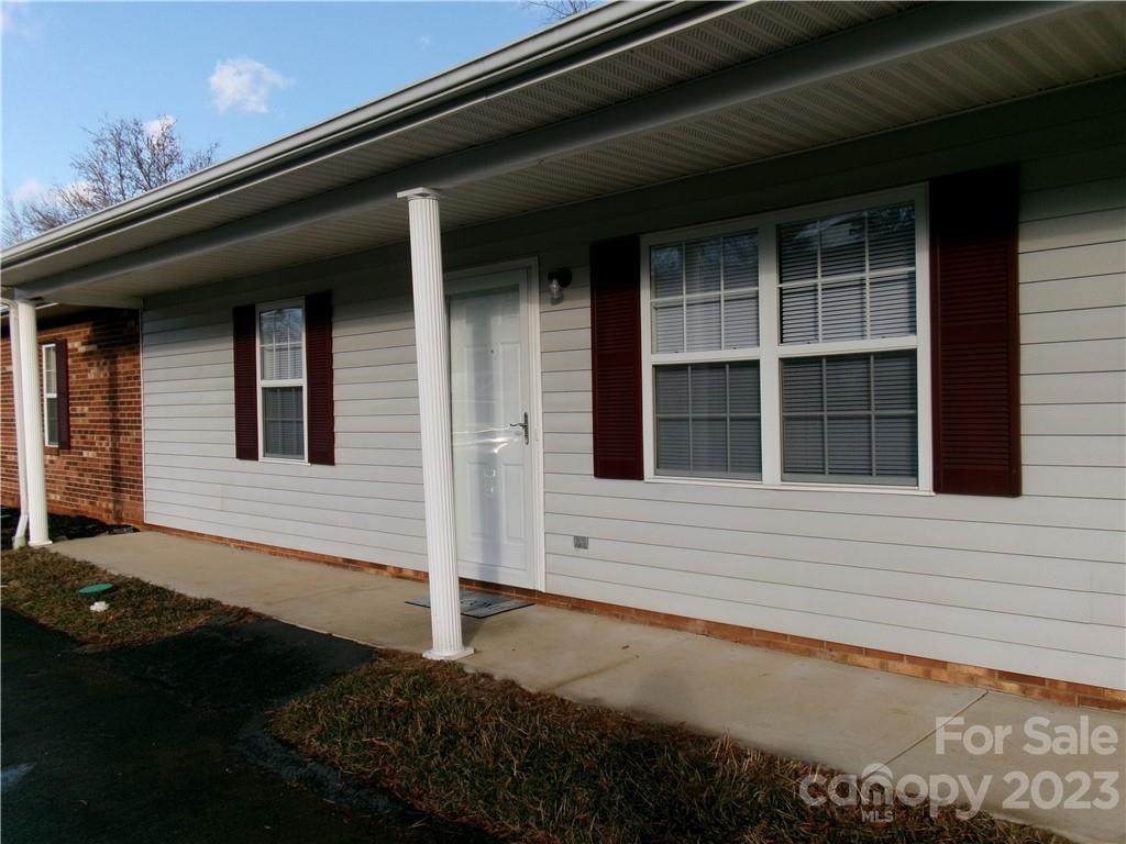 118 24th Street - Photo 1