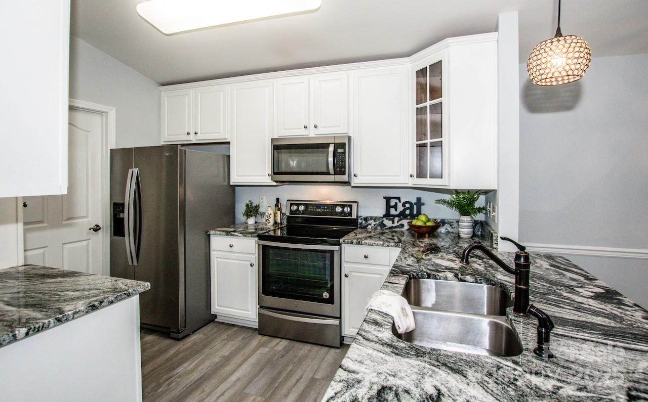 17151 Doe Valley Court - Photo 1