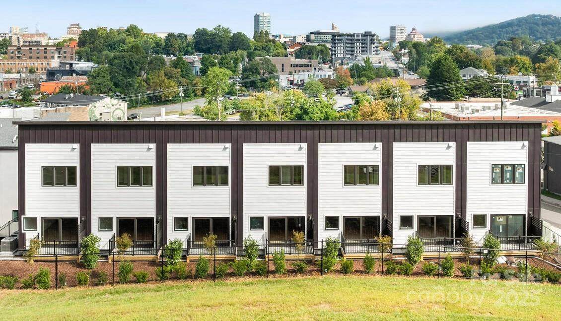 3 Lee Garden Lane - Photo 1