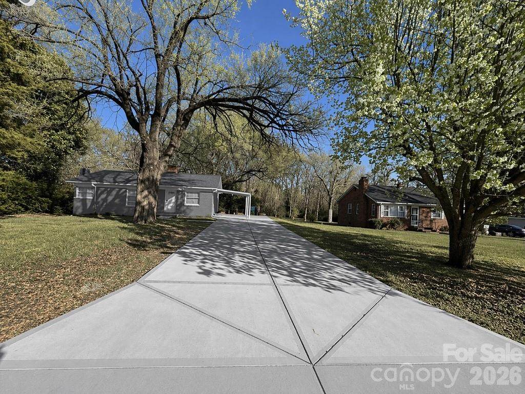 1713 Browns Avenue - Photo 1