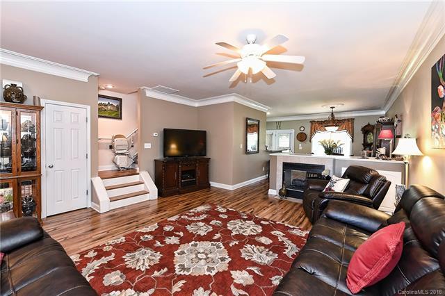 923 Claybrook Circle - Photo 1