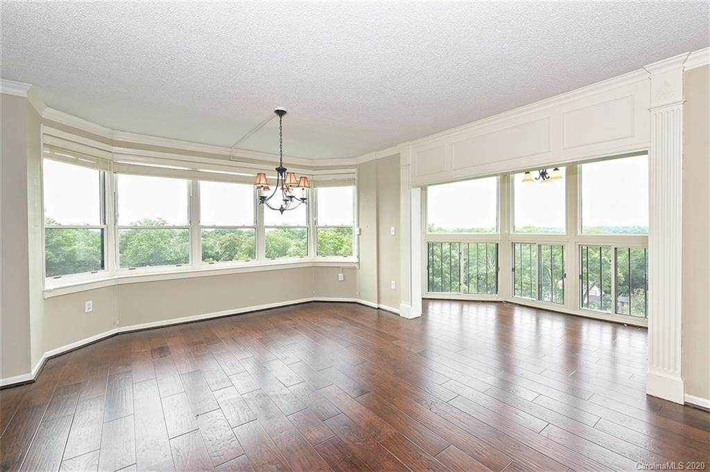 1530 Queens Road - Photo 1