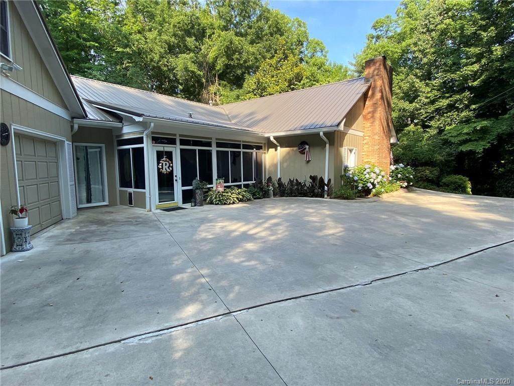 833 Cherokee Place - Photo 1