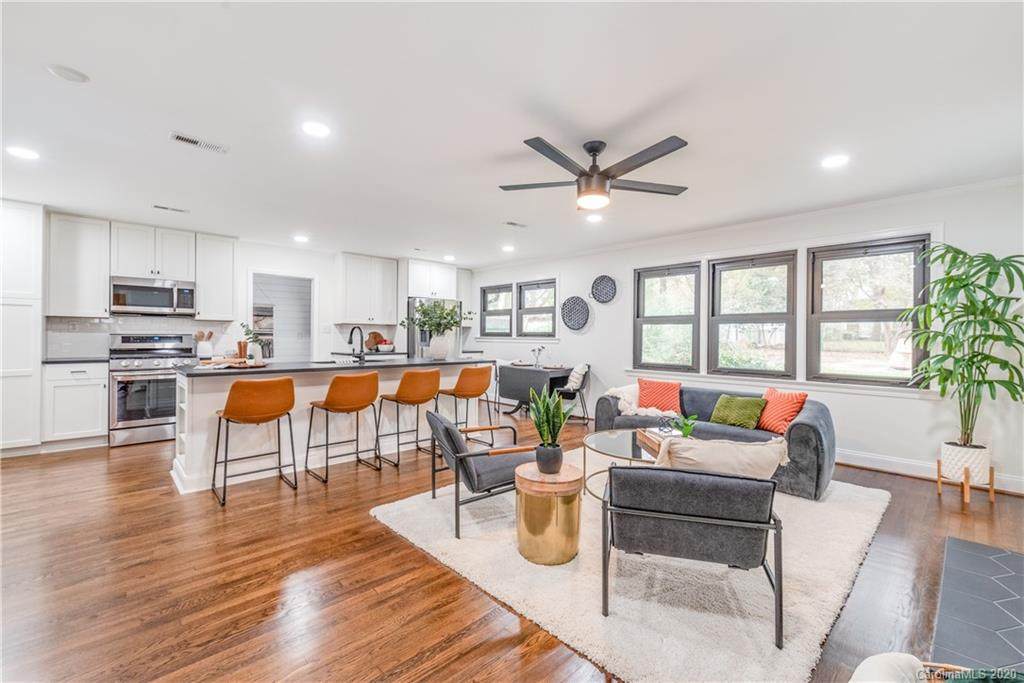 301 Seneca Place - Photo 1