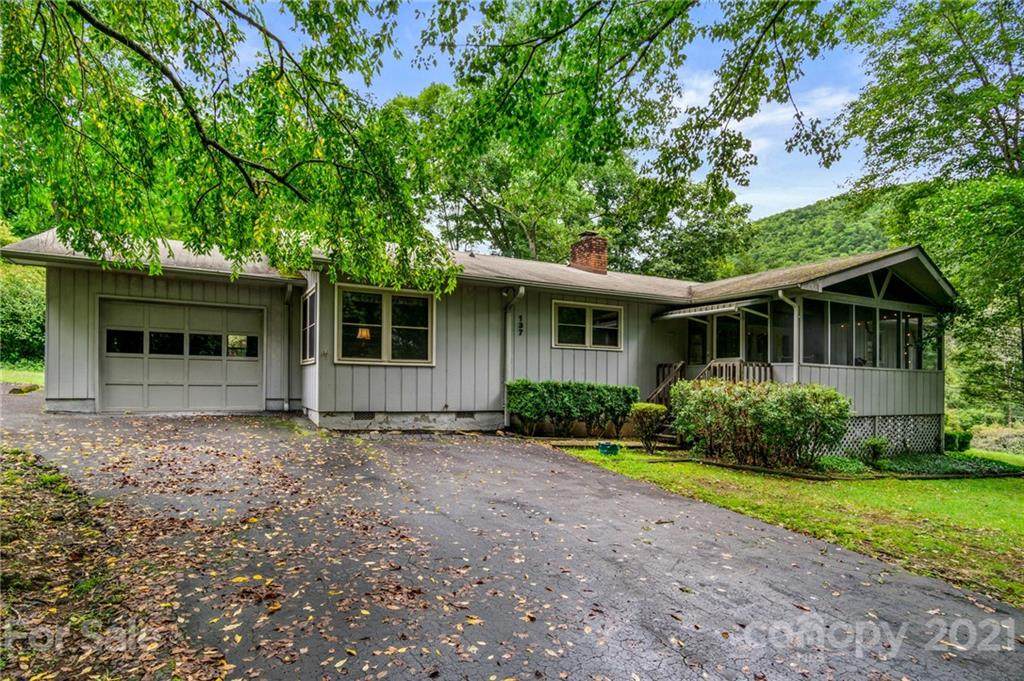 137 Kanawha Drive - Photo 1