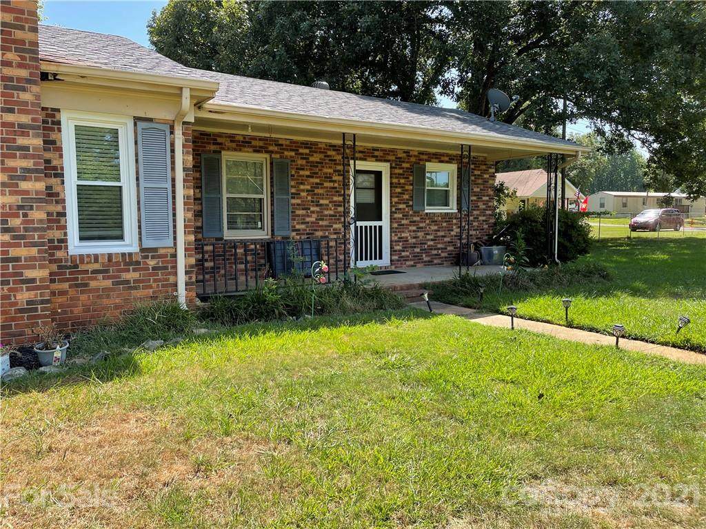 102 Stewart Drive - Photo 1