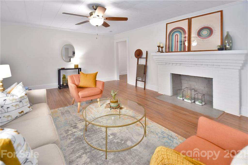 806 Applewood Street - Photo 1