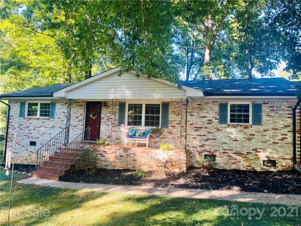807 Brittain Drive - Photo 1