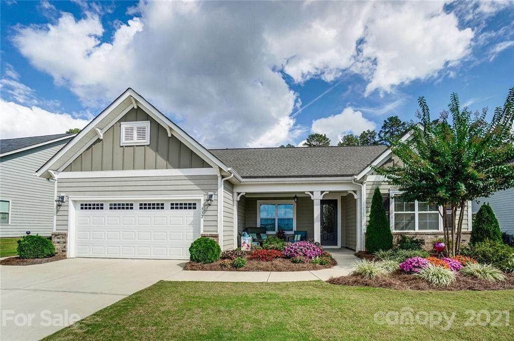 332 Broadleaf Drive - Photo 1