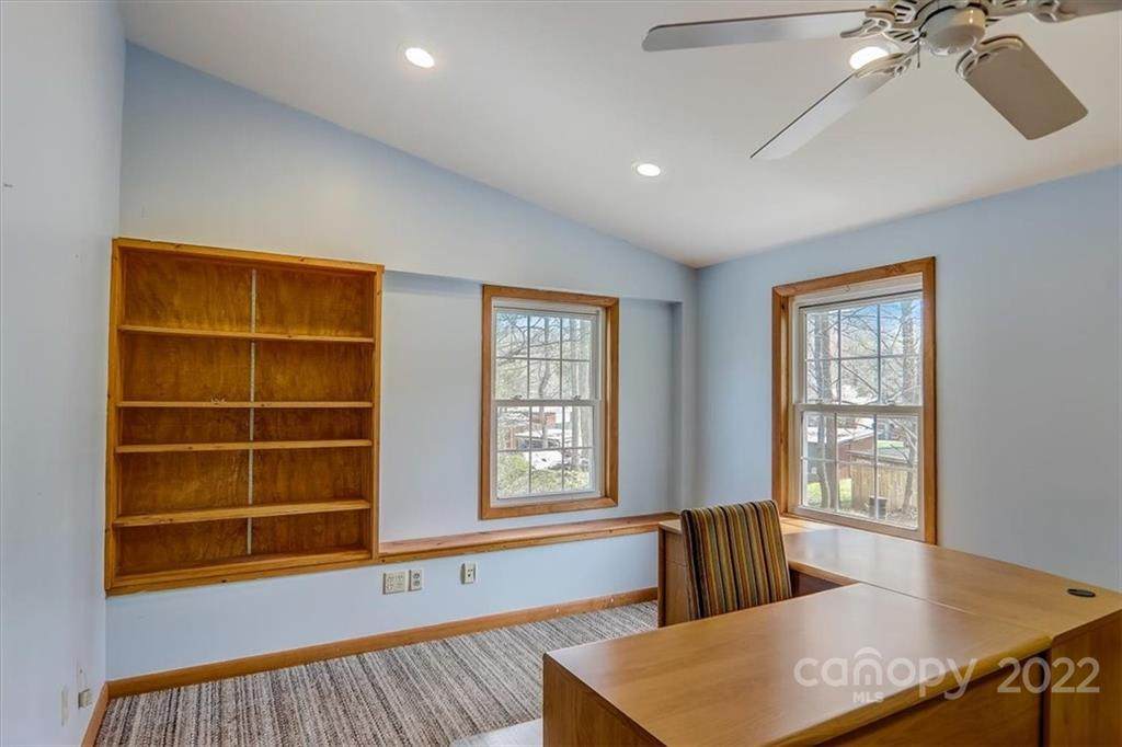 12 Cougar Court - Photo 1