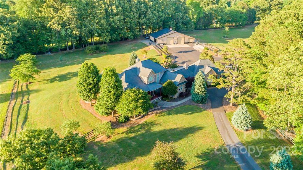132 Huncoat Hollow Lane - Photo 1
