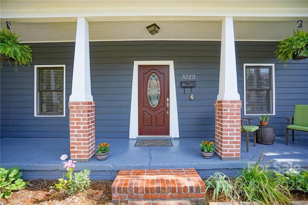 1029 Charles Avenue - Photo 1