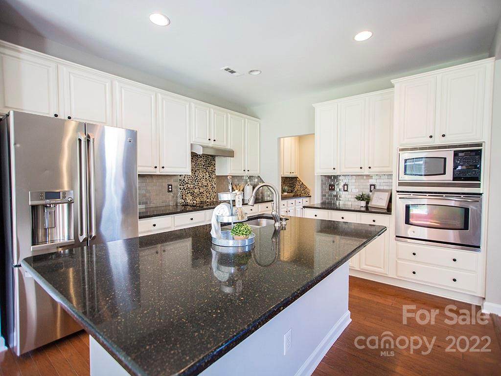 3437 Norwich Road - Photo 1
