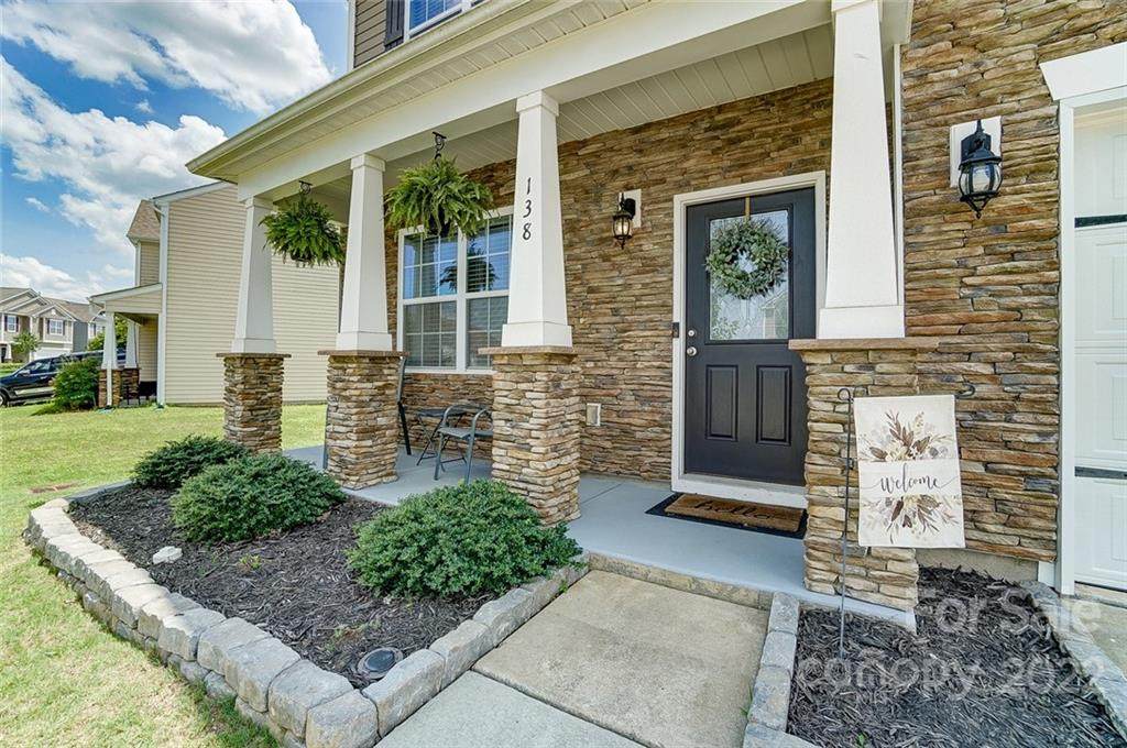 138 Kingsway Drive - Photo 1