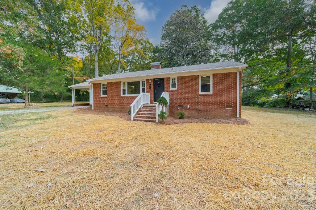 1714 Oak Street - Photo 1