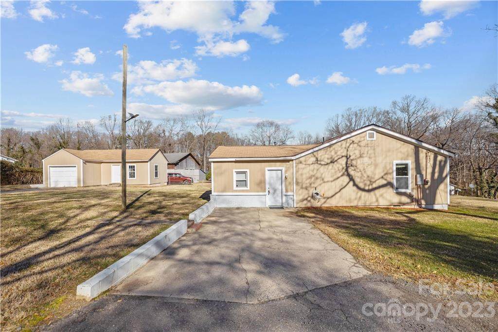 425 Beech Street - Photo 1